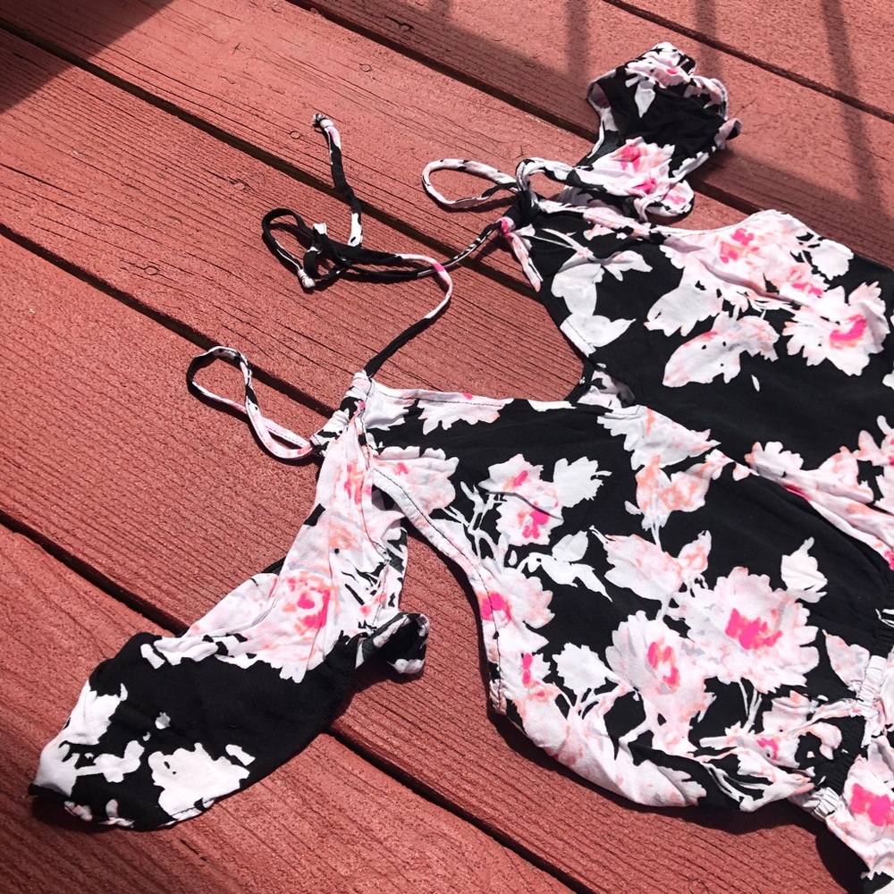 Romper - Picture 7 of 7